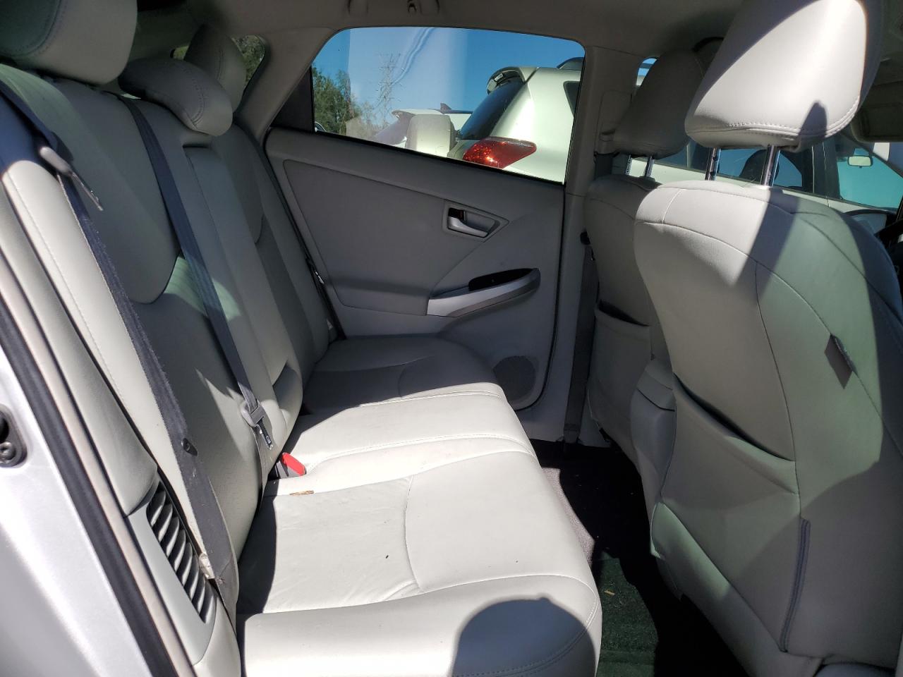 2013 Toyota Prius - Image 10