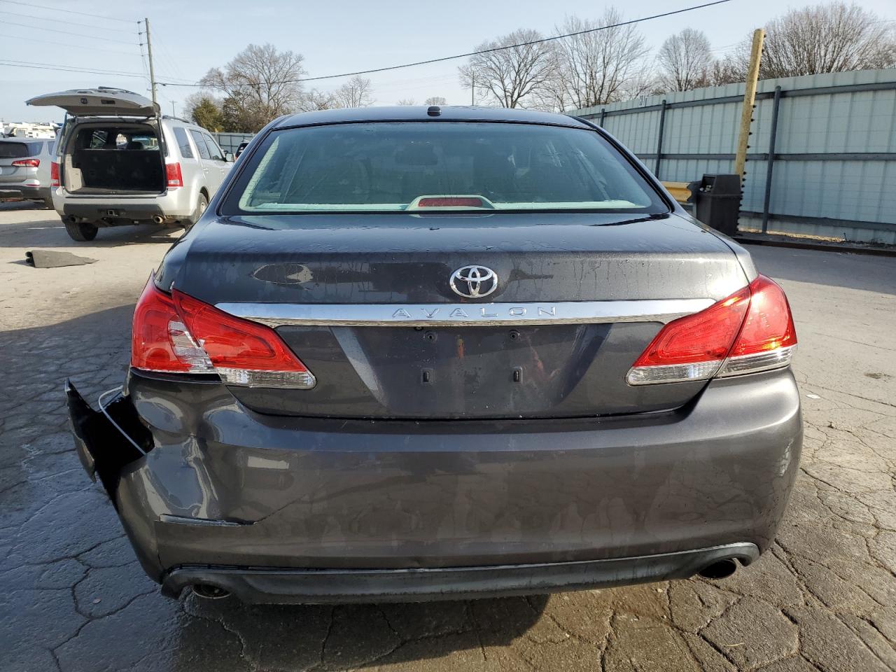 2011 Toyota Avalon - Image 6