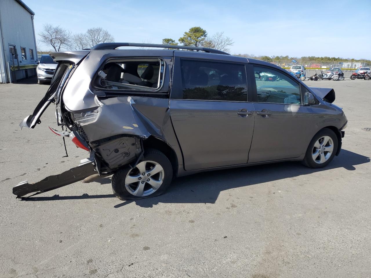 2014 Toyota Sienna - Image 3