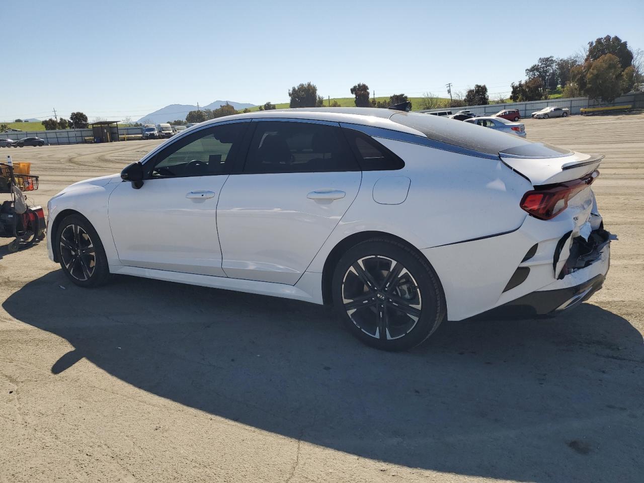 2021 Kia K5 - Image 2
