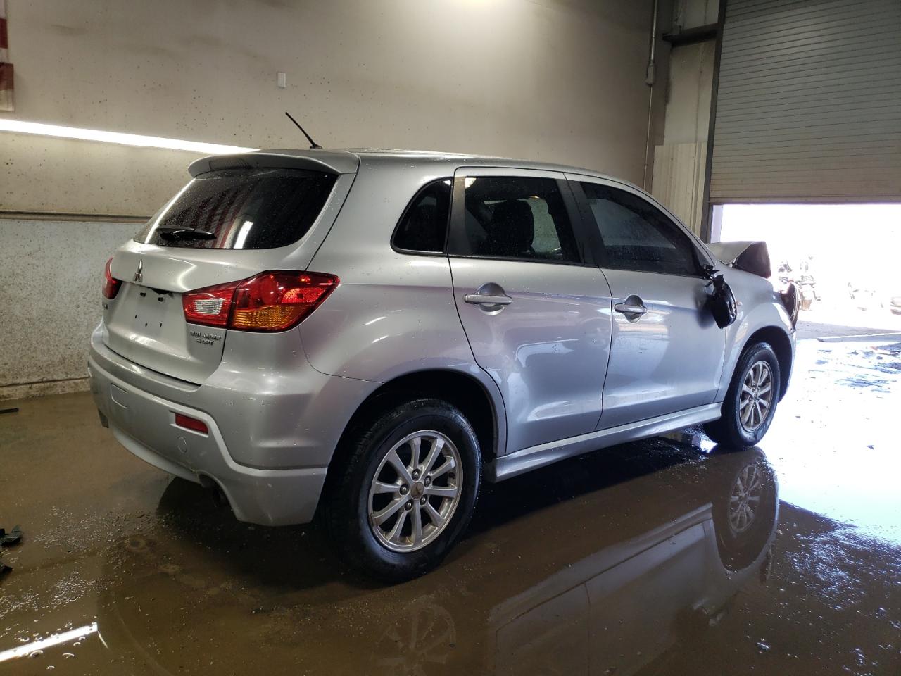 2012 Mitsubishi Outlander - Image 3