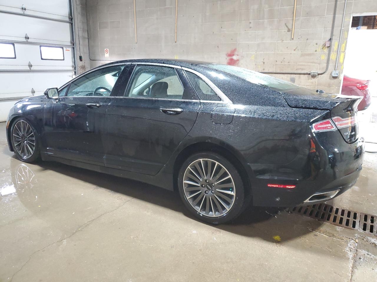 2016 Lincoln MKZ - Image 2