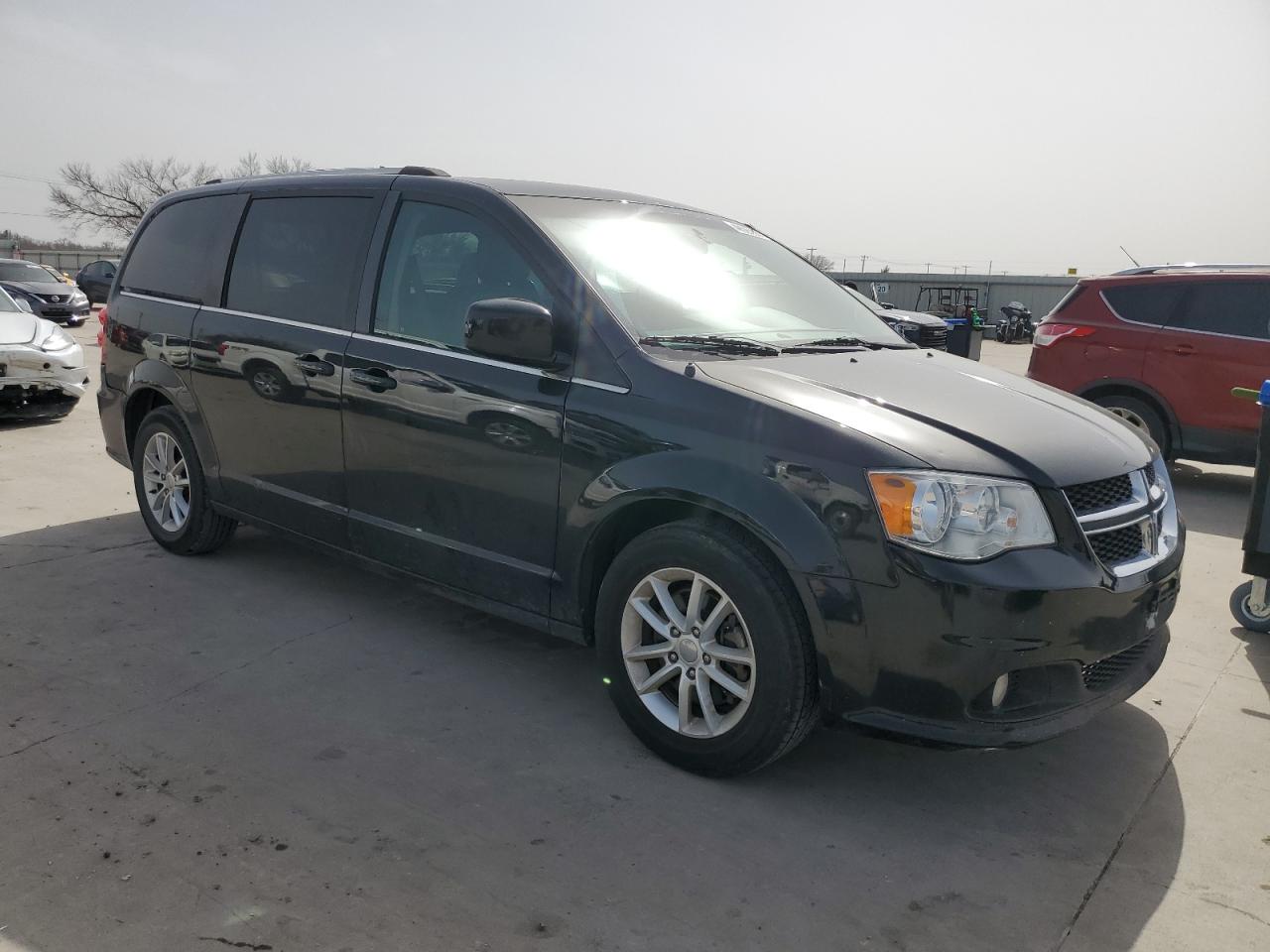 2018 Dodge Caravan - Image 4