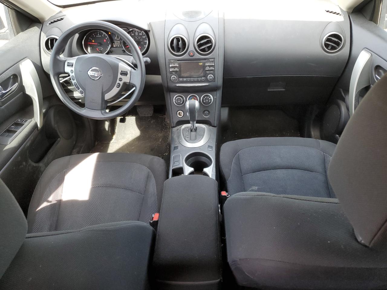2015 Nissan Rogue - Image 8