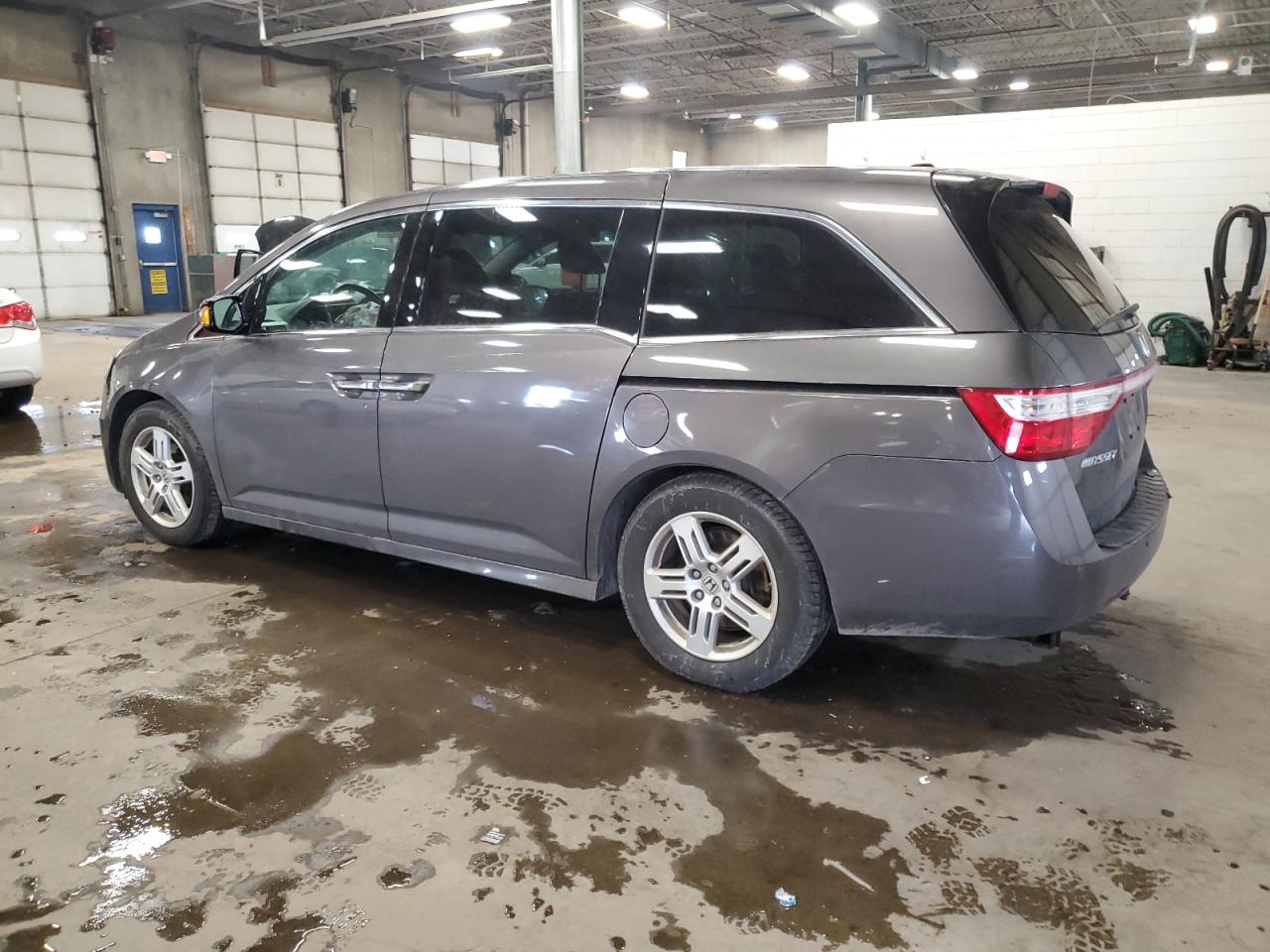 2012 Honda Odyssey - Image 2