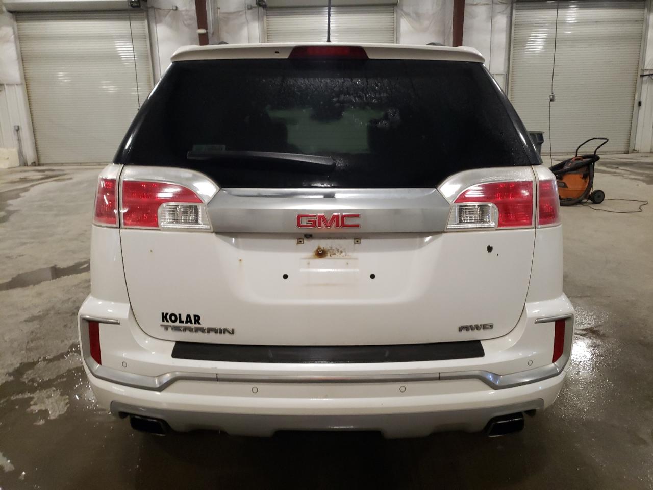 2017 GMC Terrain - Image 6