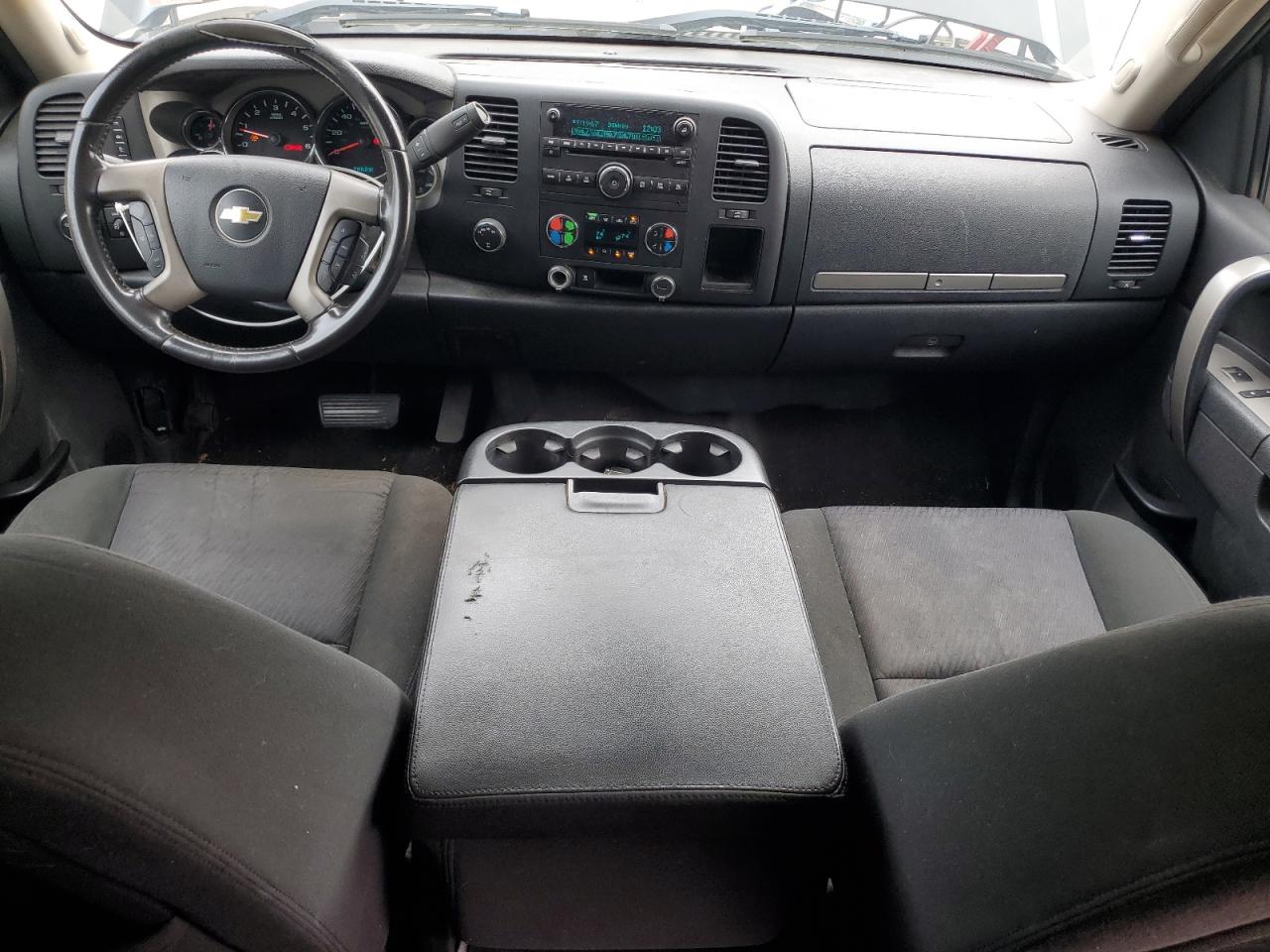 2011 Chevrolet Silverado - Image 8