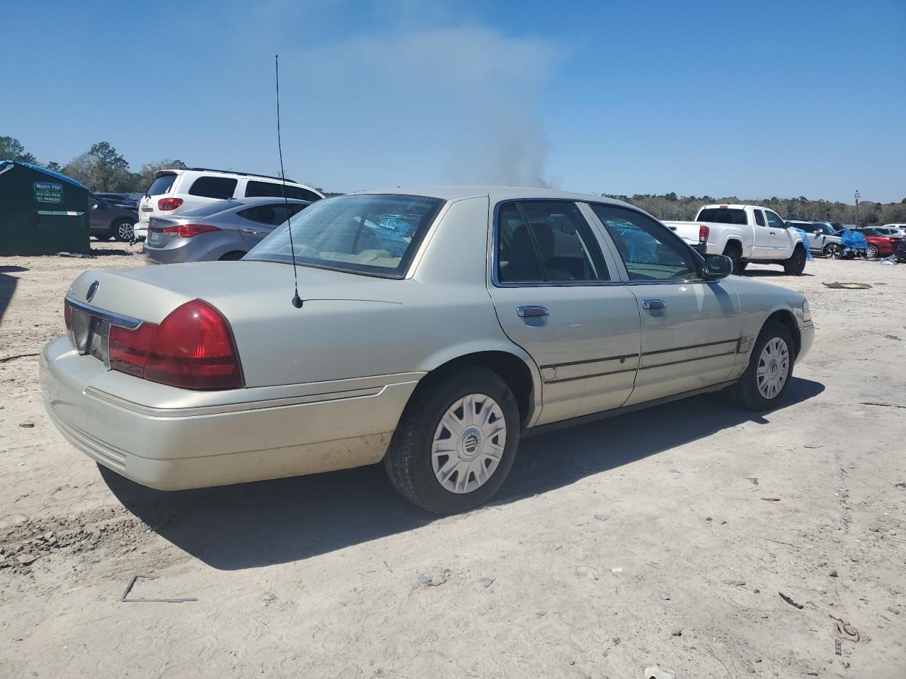 2005 Mercury Grand Marquis - Image 3