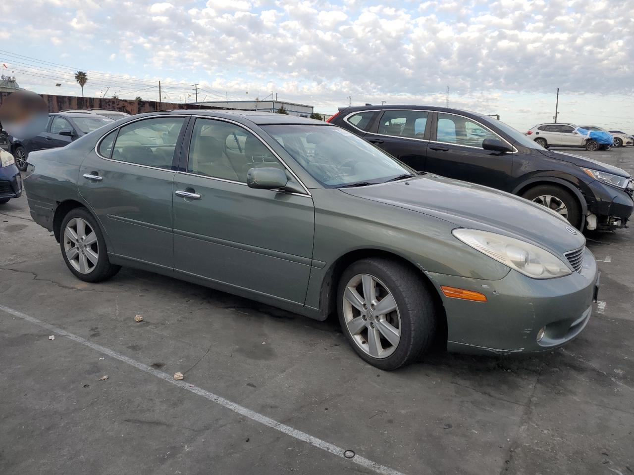2005 Lexus ES - Image 4