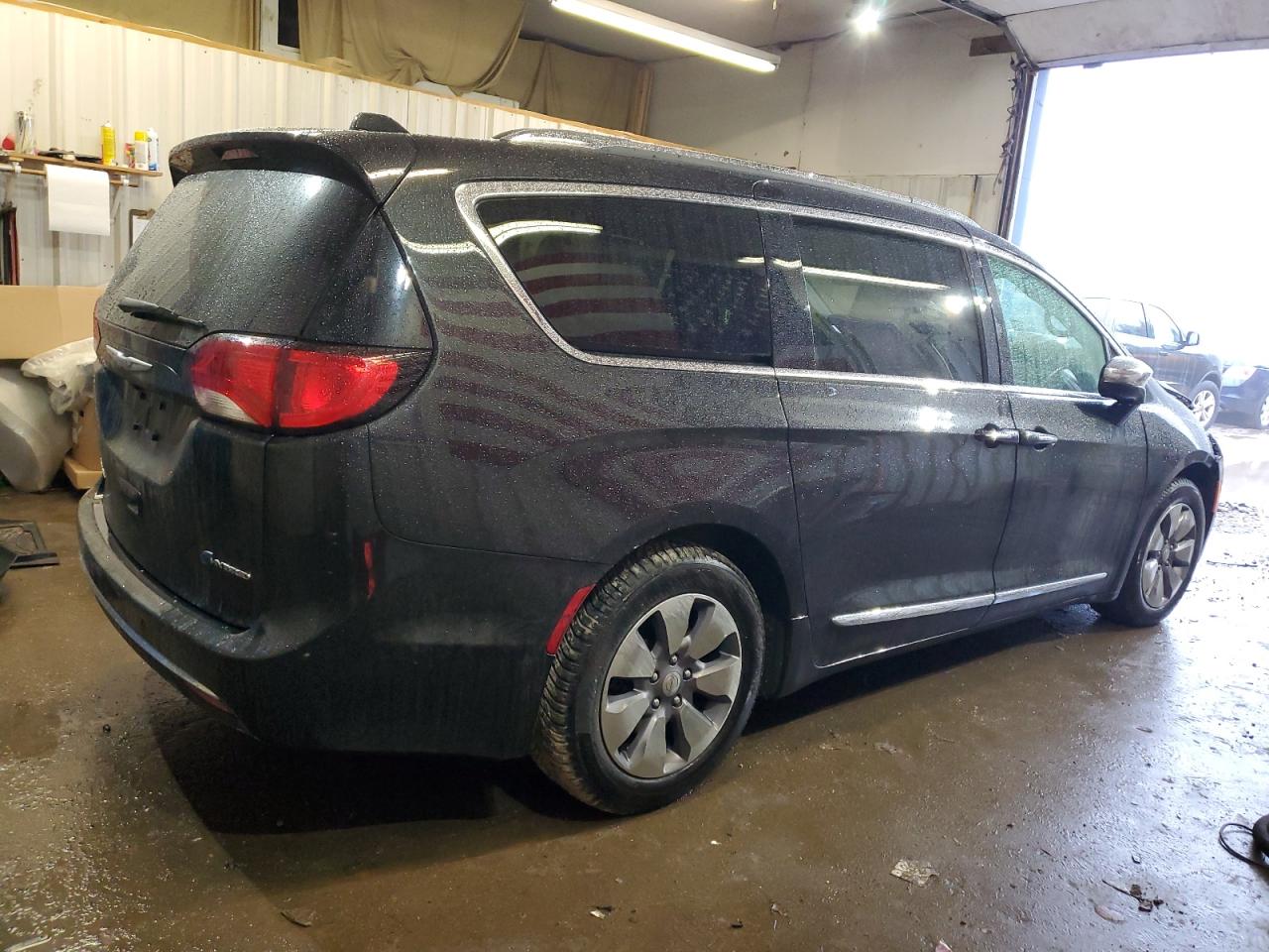 2019 Chrysler Pacifica - Image 3