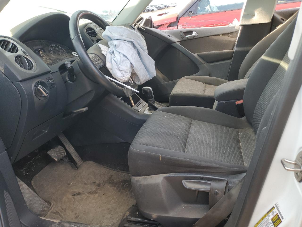 2015 Volkswagen Tiguan S VIN: WVGBV7AX7FW569427 Lot: 42190605