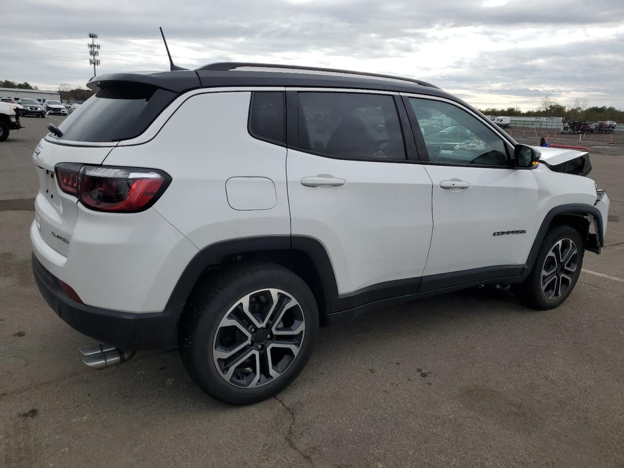 2022 Jeep Compass - Image 3