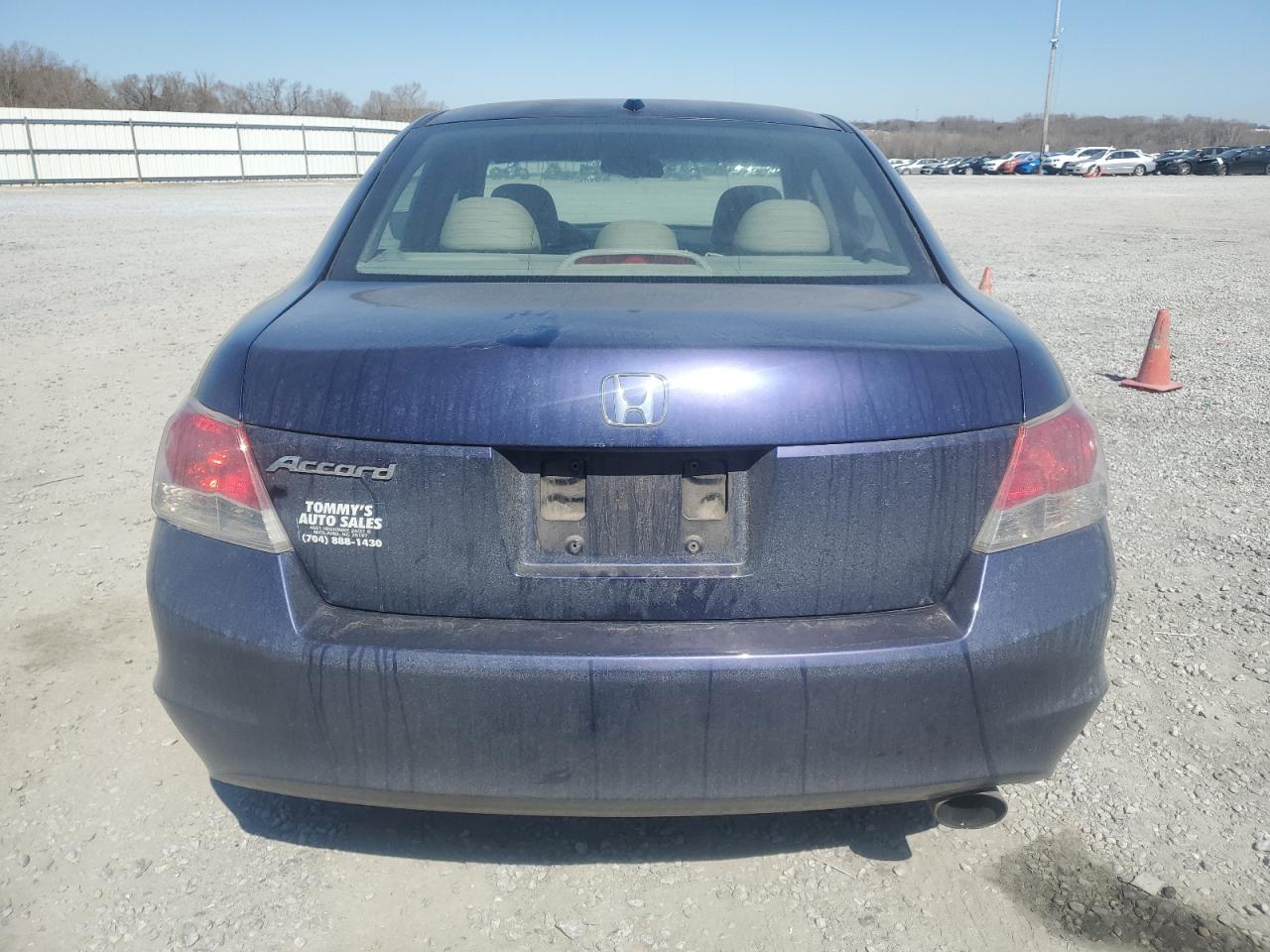 2010 Honda Accord - Image 6