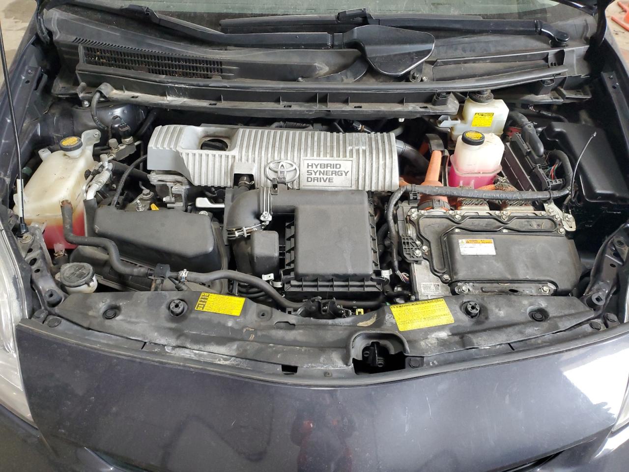 2013 Toyota Prius - Image 11