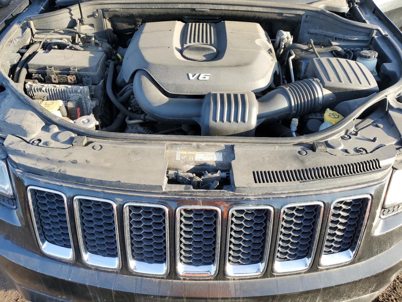 2015 Jeep Grand Cherokee - Image 12