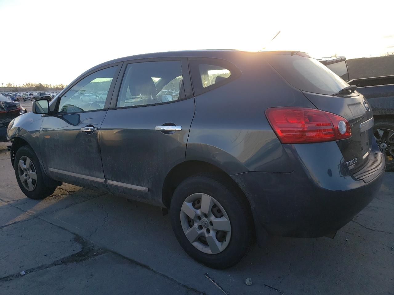 2014 Nissan Rogue - Image 2