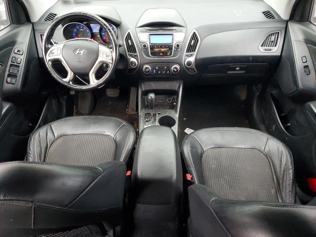 2010 Hyundai Tucson - Image 8