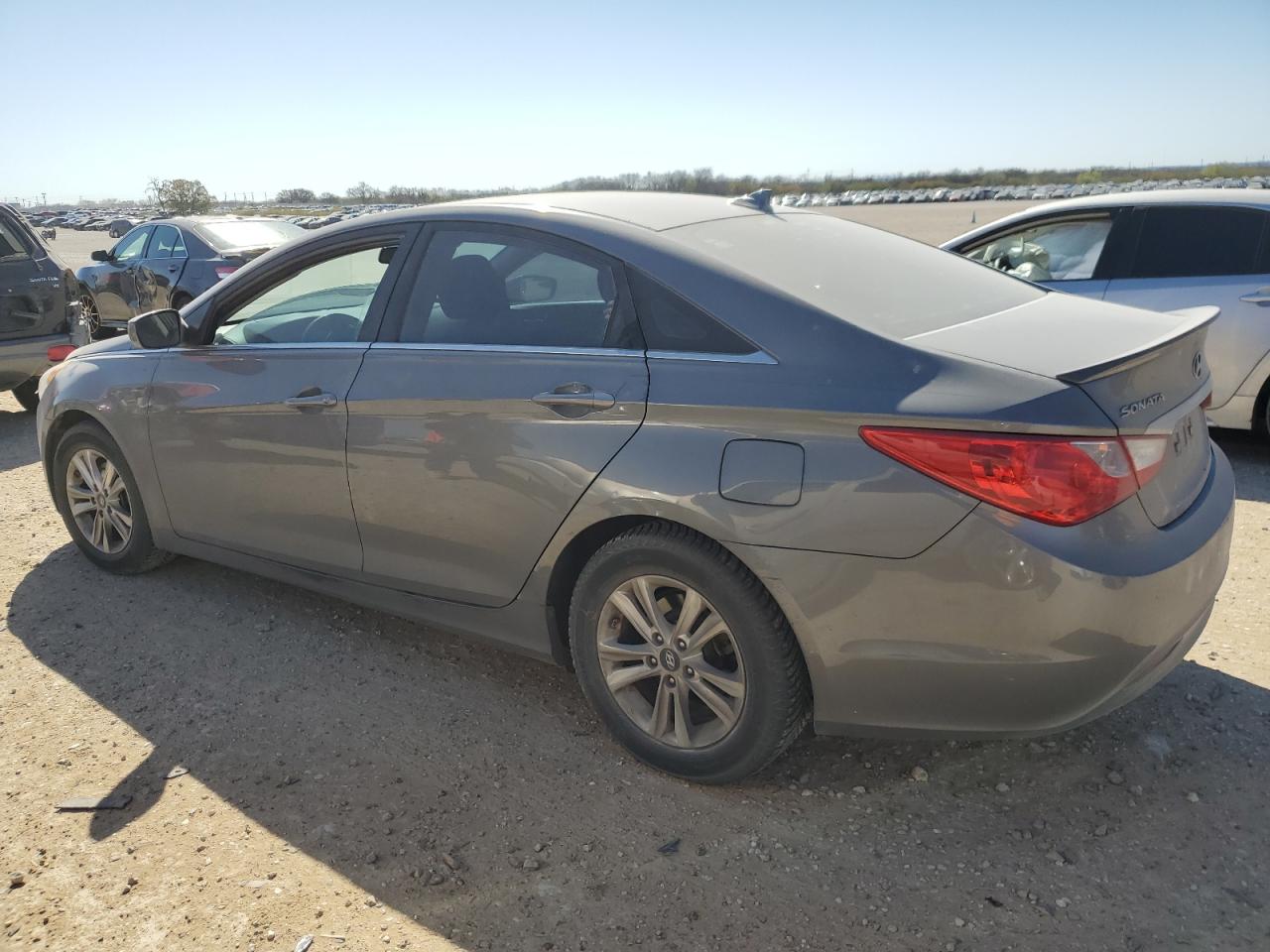 2013 Hyundai Sonata - Image 2