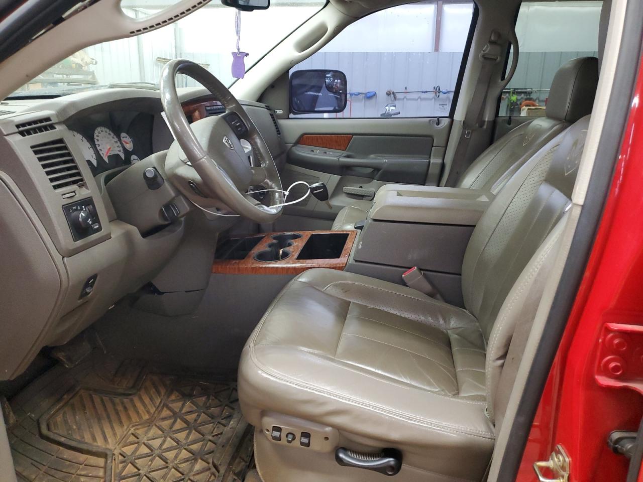 2006 Dodge RAM - Image 7