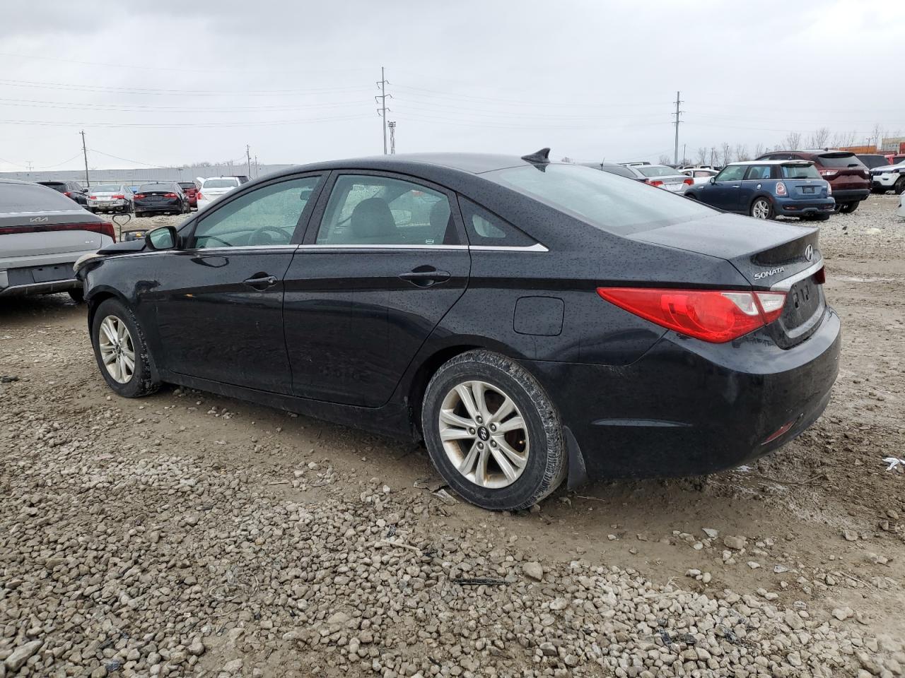 2011 Hyundai Sonata - Image 2