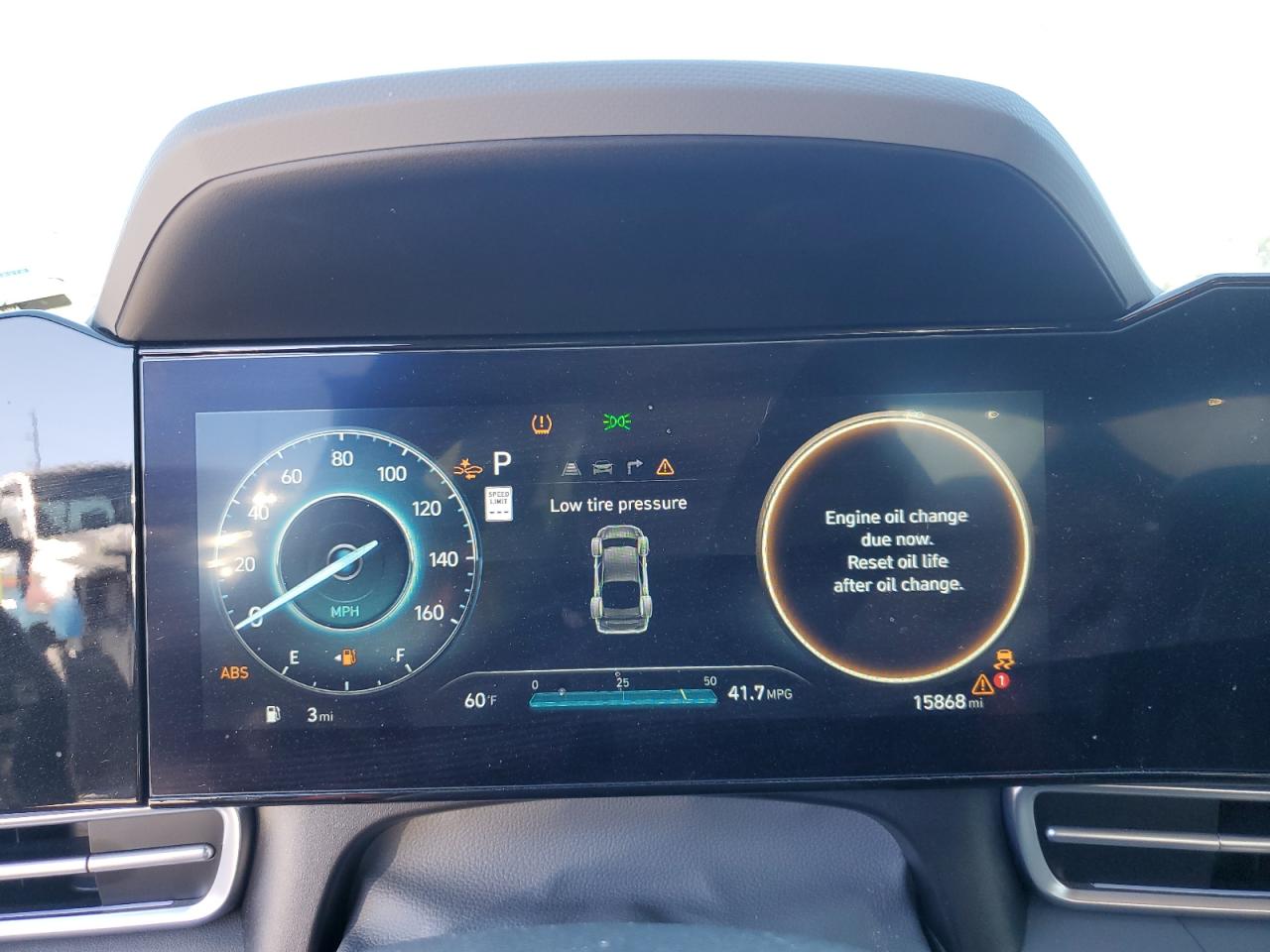 2024 Hyundai Elantra - Image 9