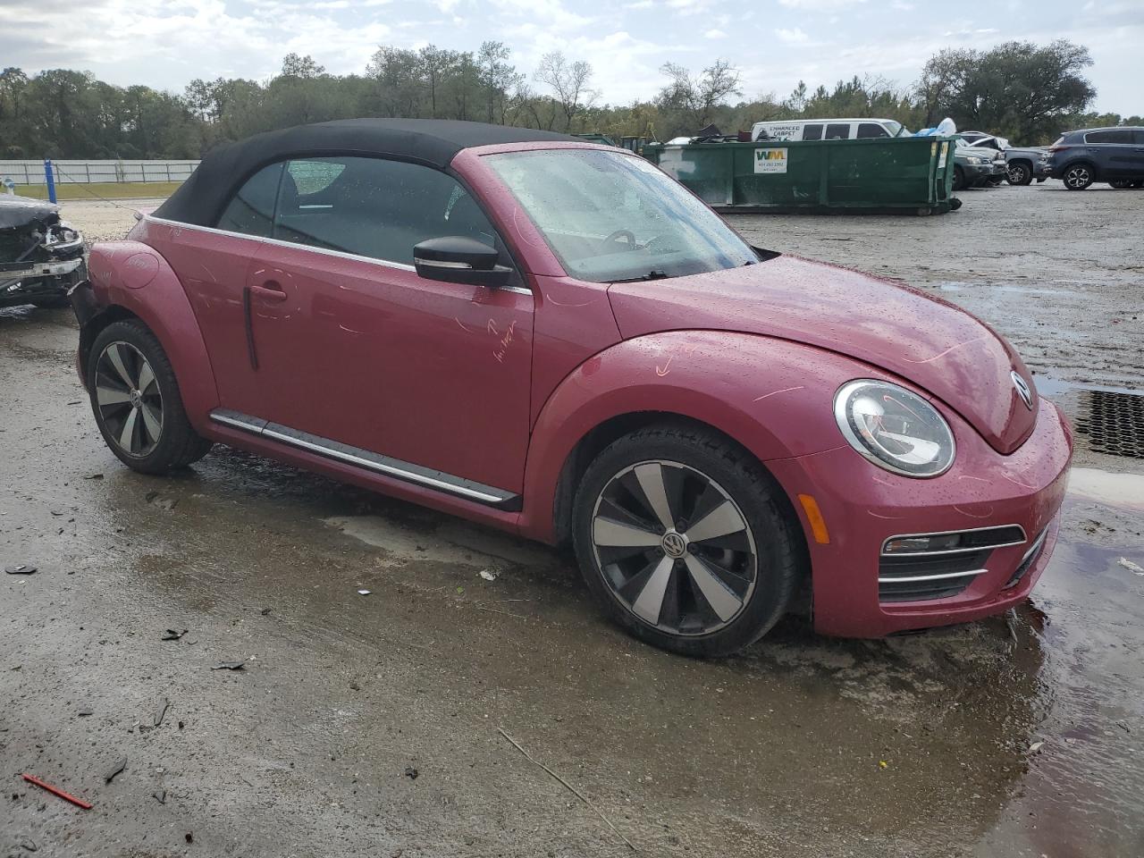 2017 Volkswagen Beetle - Image 4