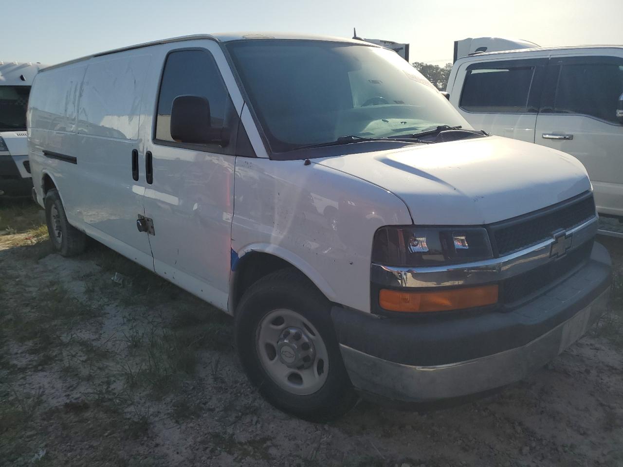 2014 Chevrolet Express - Image 4