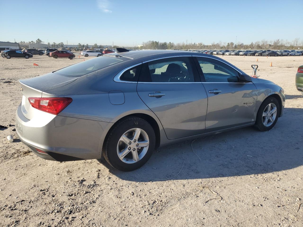 2023 Chevrolet Malibu - Image 3