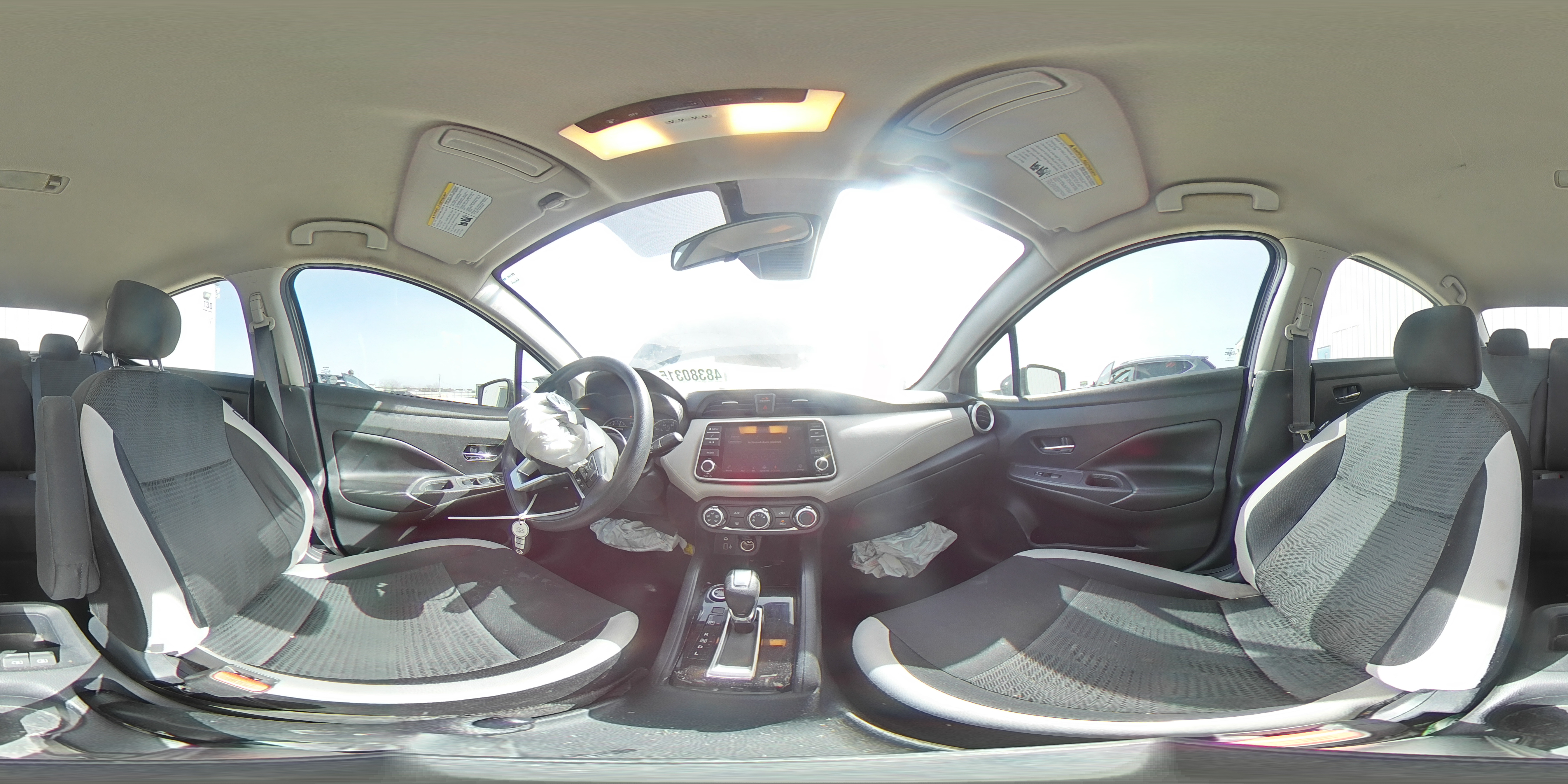 2020 Nissan Versa - Image 12