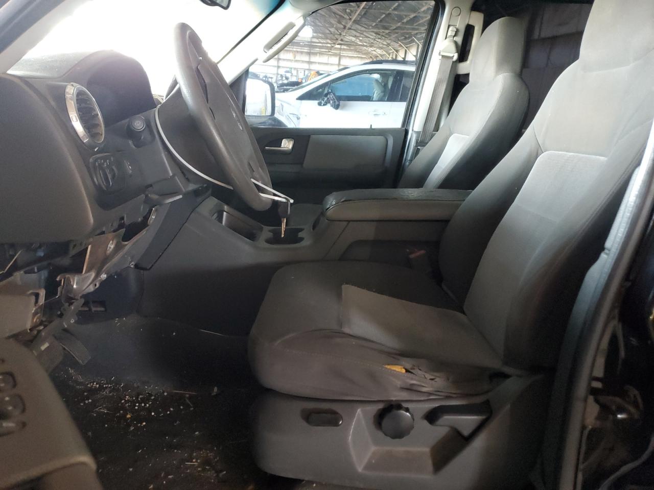 2003 Ford Expedition - Image 7