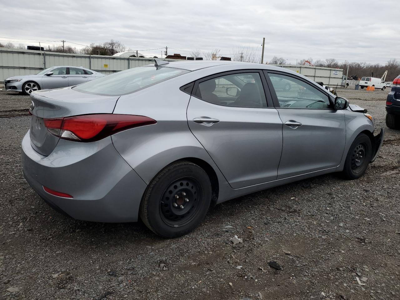 2016 Hyundai Elantra - Image 3