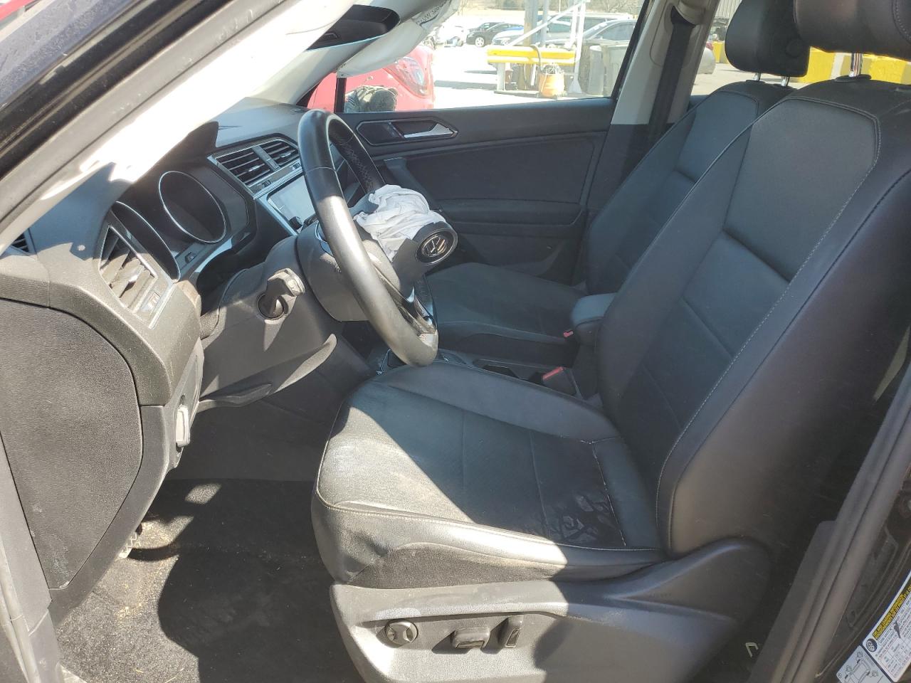 2018 Volkswagen Tiguan - Image 7