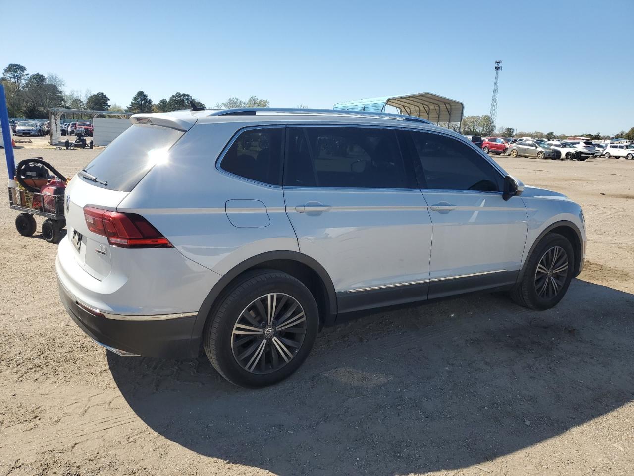 2018 Volkswagen Tiguan - Image 3