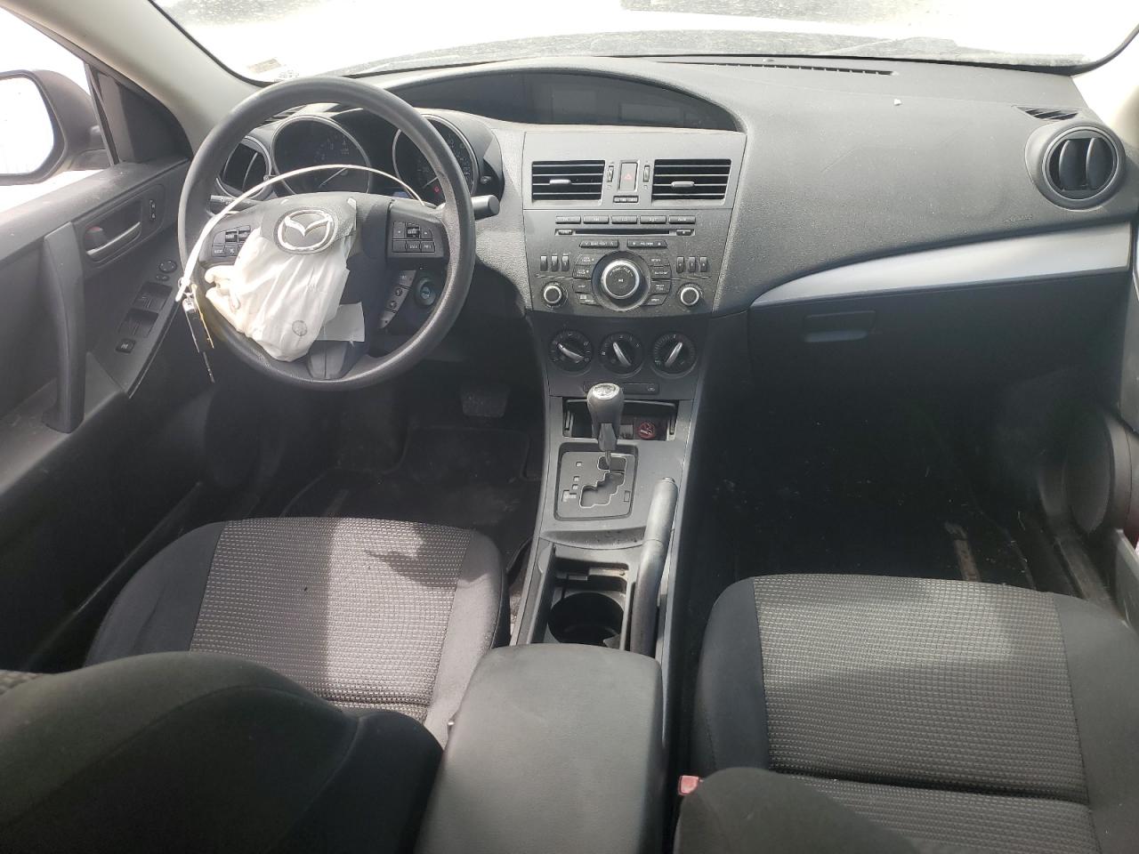 2013 Mazda 3 - Image 8