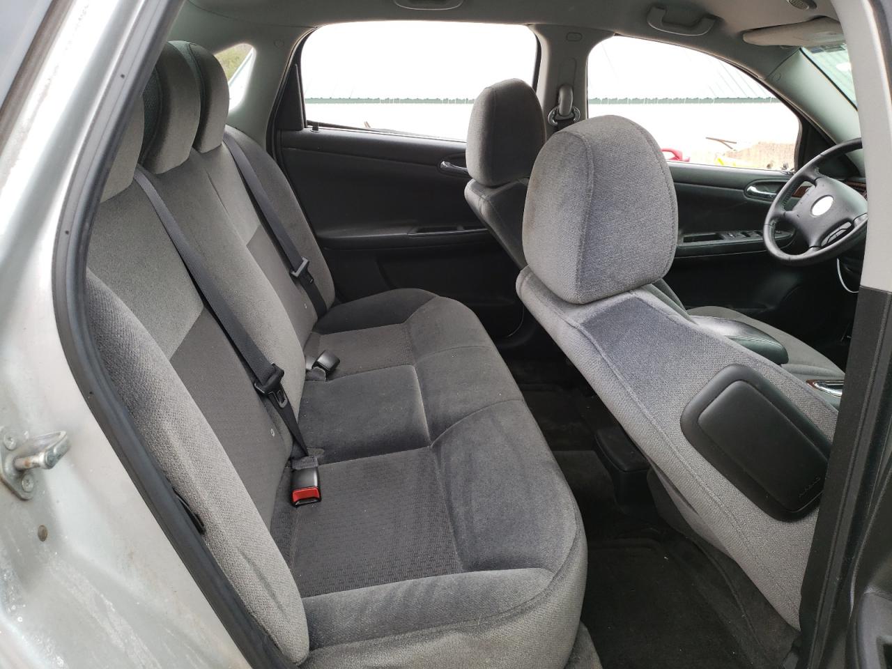 2011 Chevrolet Impala - Image 10
