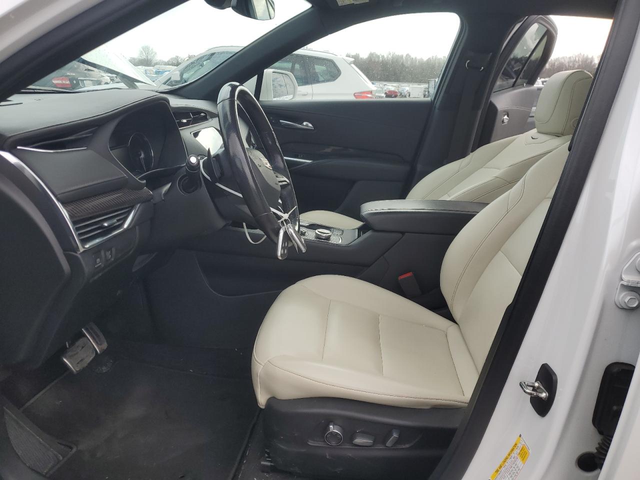 2019 Cadillac XT4 - Image 7