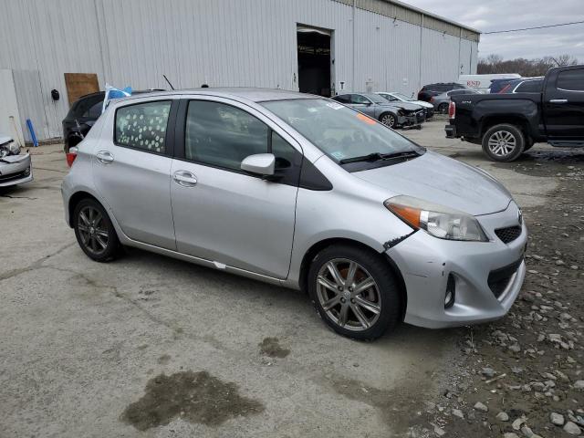  TOYOTA YARIS 2013 Srebrny
