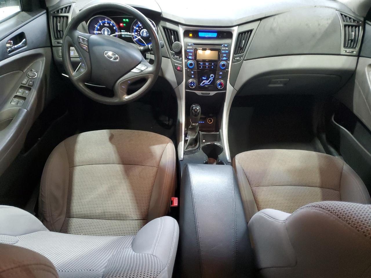 2013 Hyundai Sonata - Image 8