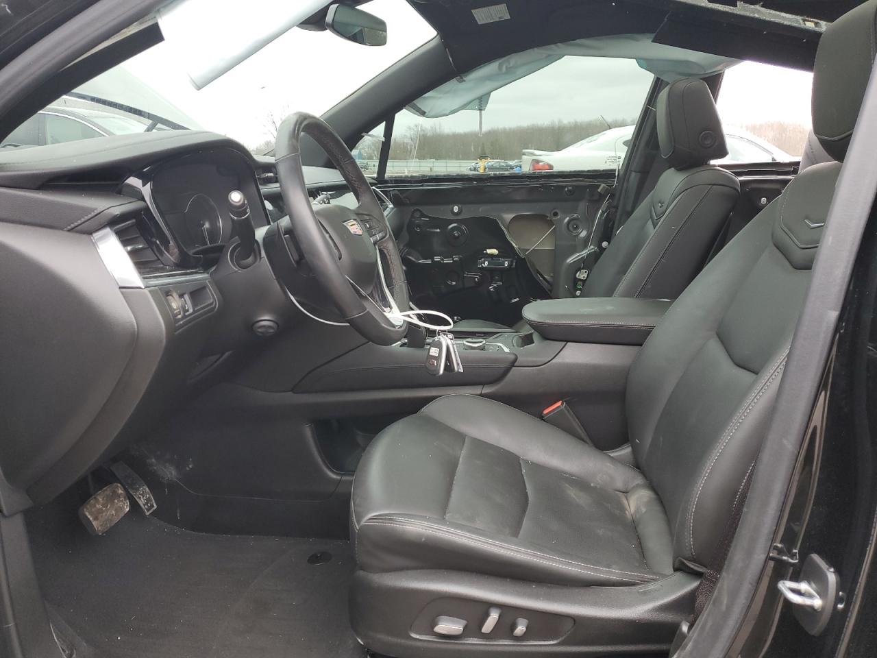 2022 Cadillac XT6 - Image 7
