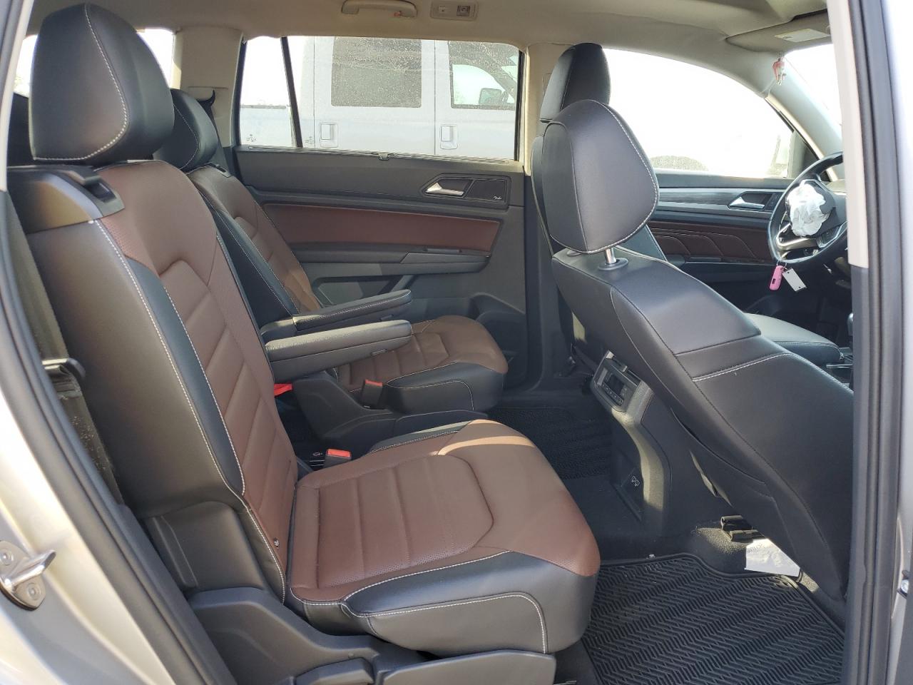 2021 Volkswagen Atlas - Image 11
