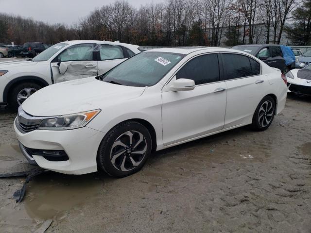 Sedans HONDA ACCORD 2016 Biały