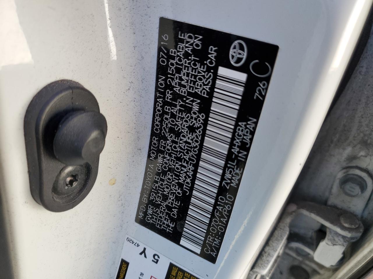 2016 Toyota Prius - Image 12