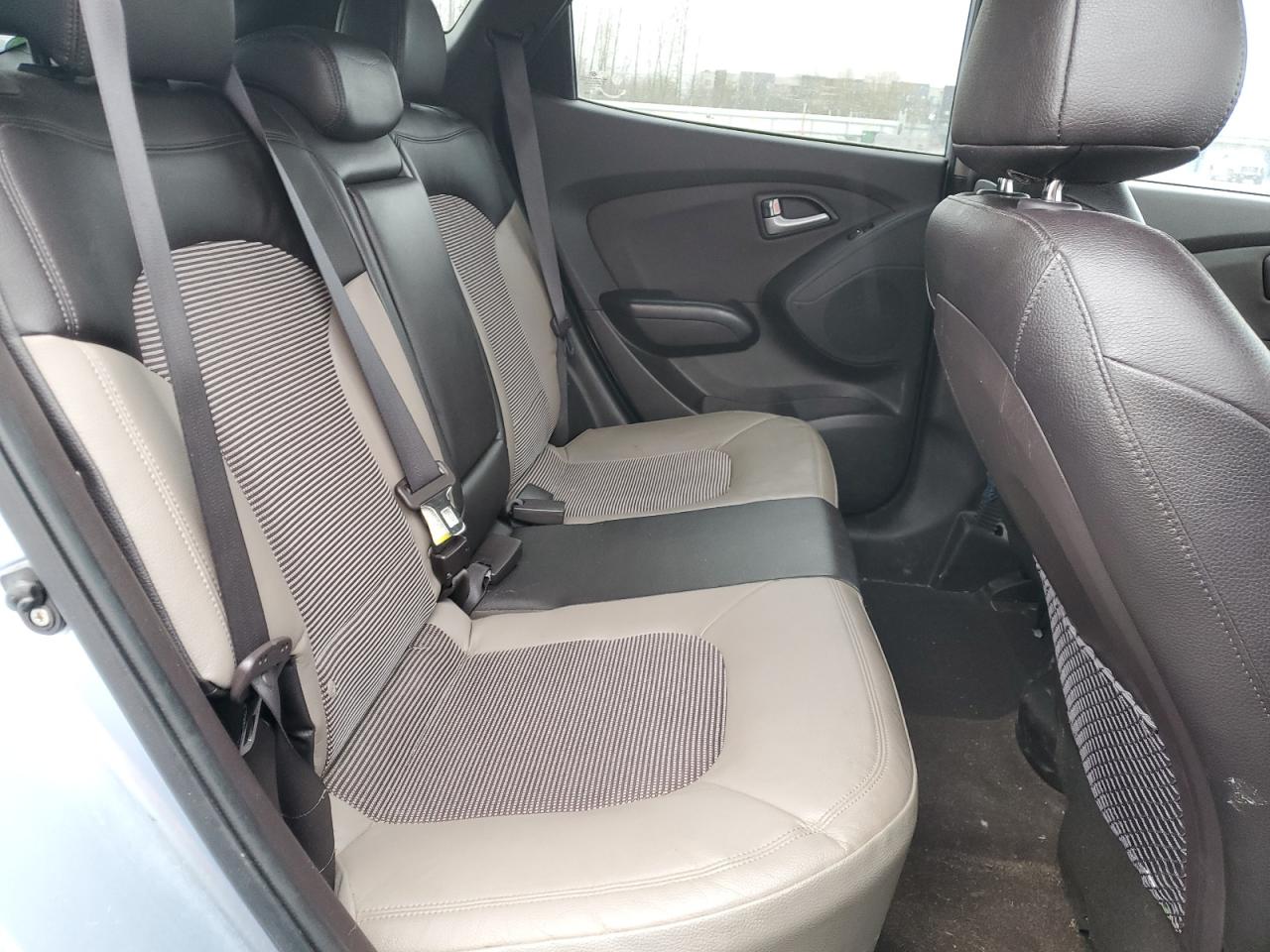 2011 Hyundai Tucson - Image 11