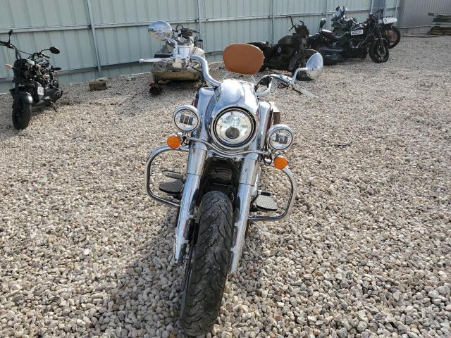  INDIAN MOTORCYCLE CO. MOTORCYCLE 2017 Червоний