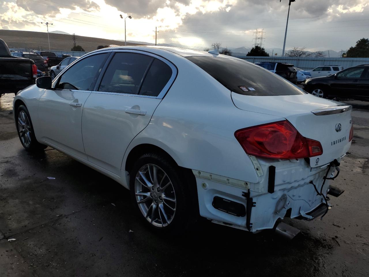 2012 Infiniti G - Image 2