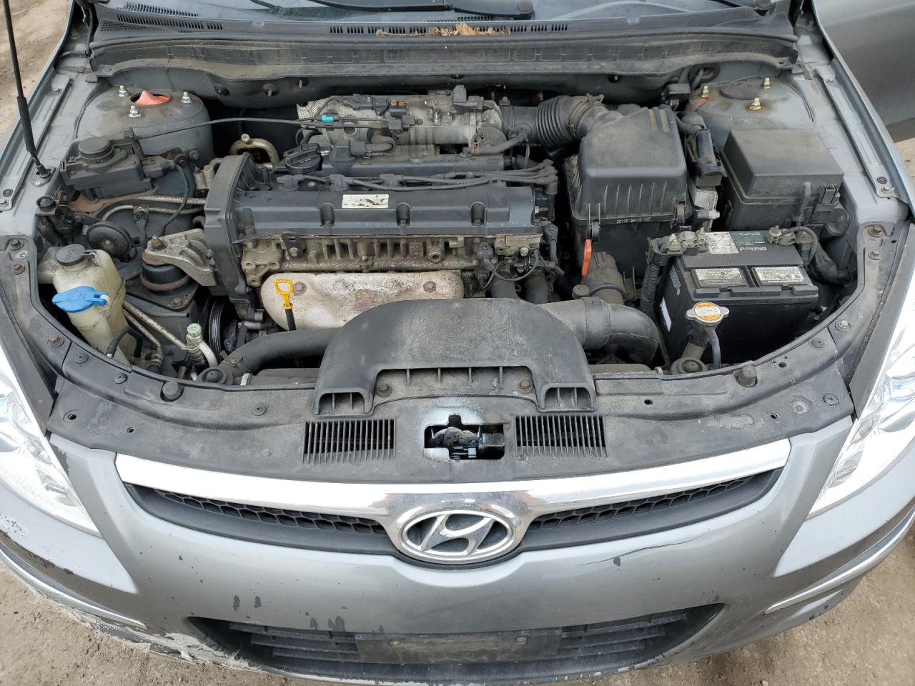 2010 Hyundai Elantra - Image 11
