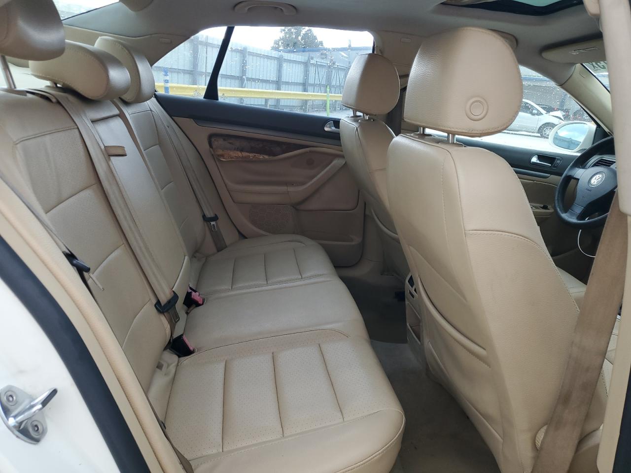 2006 Volkswagen Jetta - Image 11