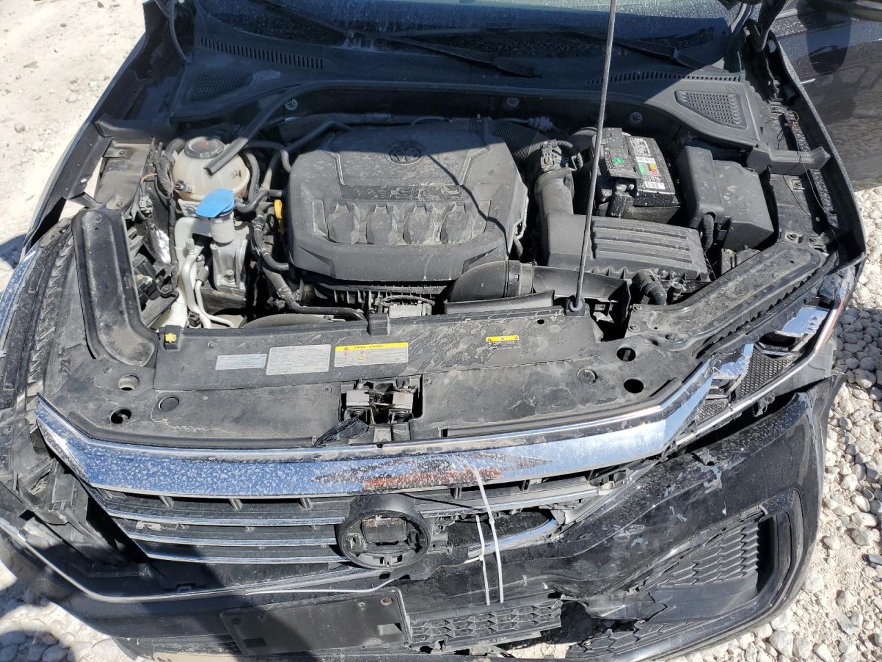 2021 Volkswagen Passat - Image 11