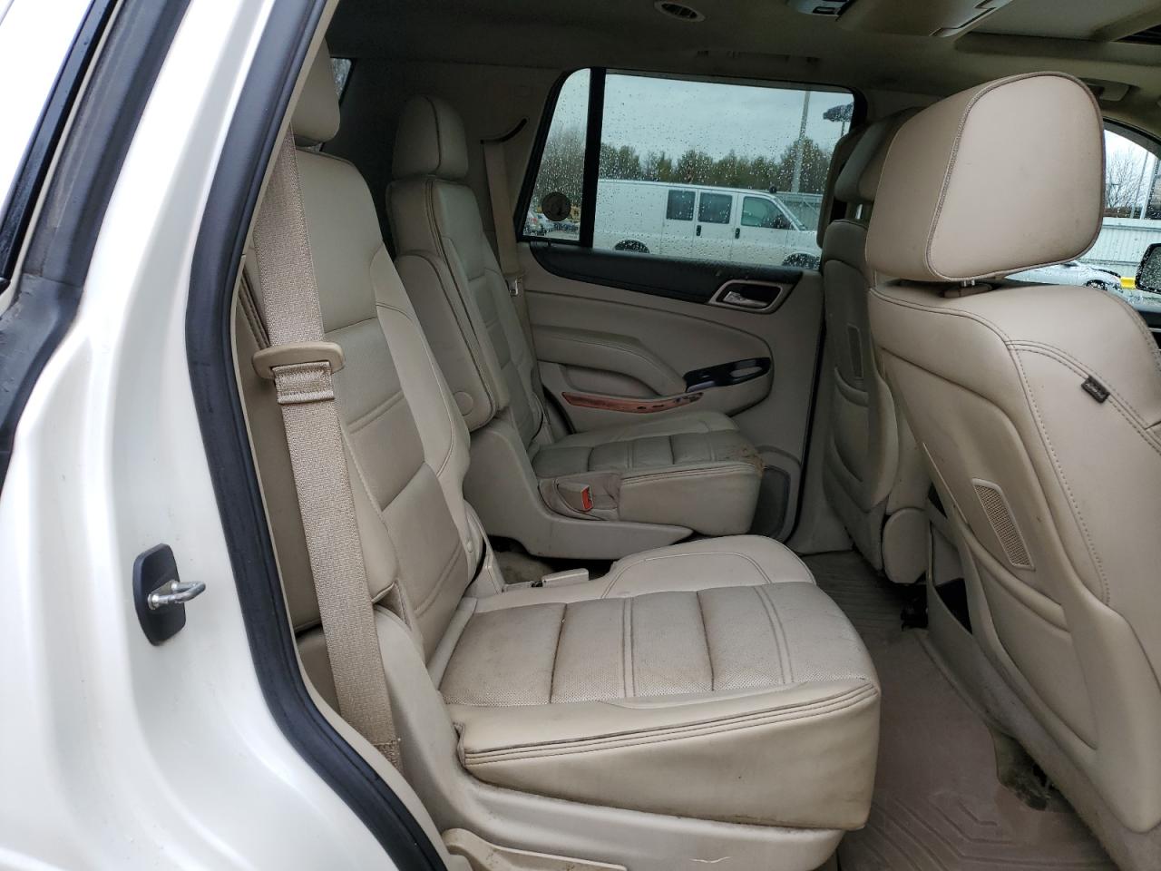 2015 GMC Yukon - Image 11
