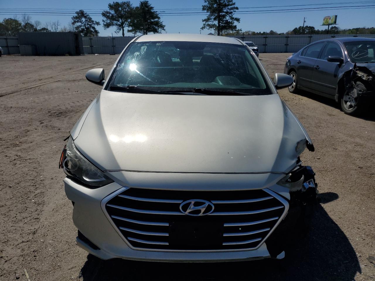 2018 Hyundai Elantra - Image 5